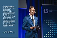 Foto mit eingeblendetem Statement von Michael Mairhofer