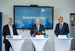 Industriedialog mit Bundeskanzler Stocker, LH Anton Mattle und IV-Tirol-Präsident Max Kloger