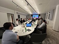 Die Teilnehmenden des JI-Workshops zur Bilanzanalyse mit dem Vortragenden DDr. Bernd Heesen