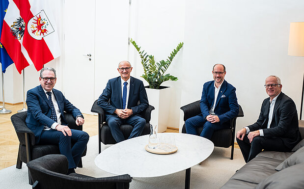 Karlheinz Wex, Obmann der Sparte Industrie in der WKT, Landeshauptmann Anton Mattle, Wirtschaftslandesrat Mario Gerber, IV-Tirol-Präsident Max Kloger