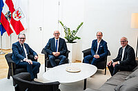 Karlheinz Wex, Obmann der Sparte Industrie in der WKT, Landeshauptmann Anton Mattle, Wirtschaftslandesrat Mario Gerber, IV-Tirol-Präsident Max Kloger