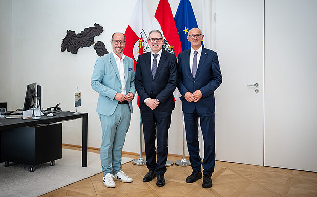 Wirtschaftslandesrat Mario Gerber, IV-Tirol-Vizepräsident Karlheinz Wex und Landeshauptmann Anton Mattle 
