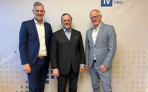 v. l. IV-Tirol-Vizepräsident Simon Meinschad, Staatssekretär Sepp Schellhorn und IV-Tirol-Präsident Max Kloger