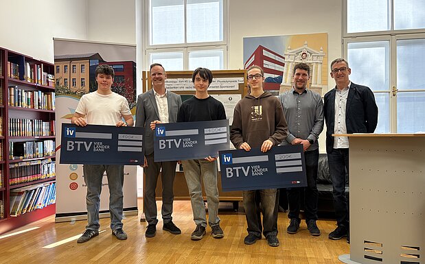 Die Gewinner und Preisträger der 45. Landesfinales der Physikolympiade